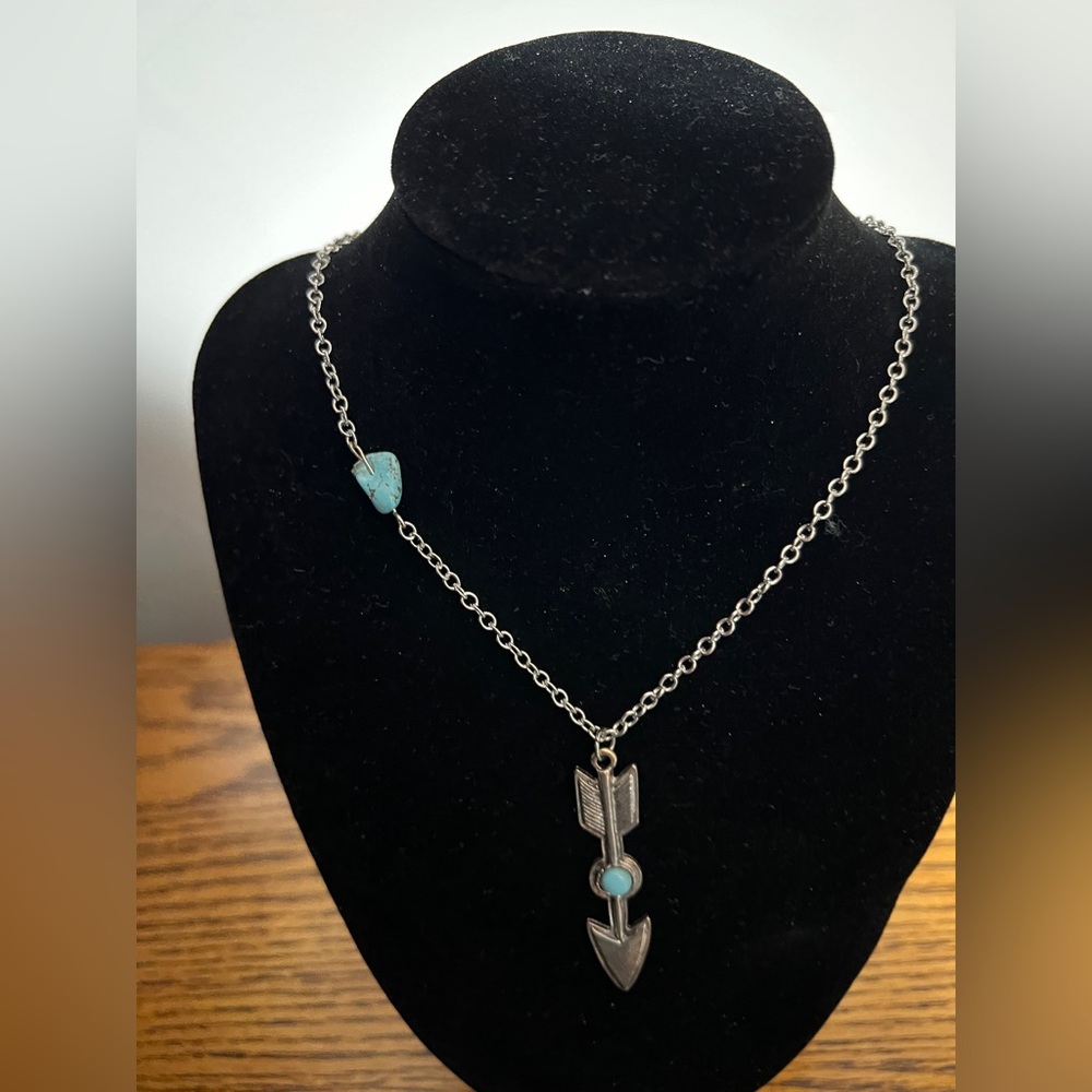 Silver Arrow Pendant Necklace with Turquoise Accents NWOT